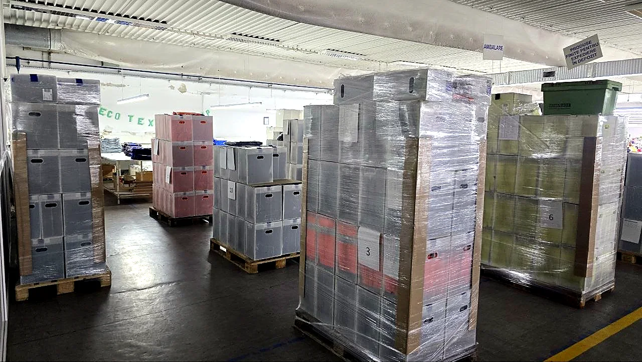 Organized warehouse and internal logistics area at Eco Textil Grup
